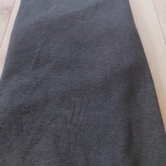 American Blue muted olive v neck - Picture 7 of 8